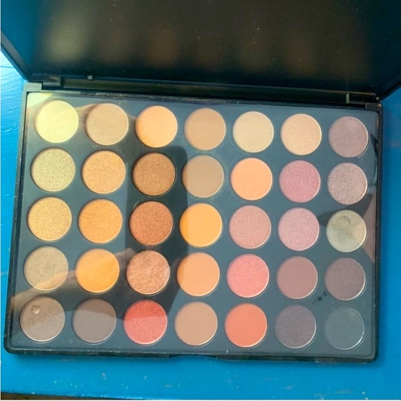The ultimate Pro shadow pallet - Picture 4 of 4